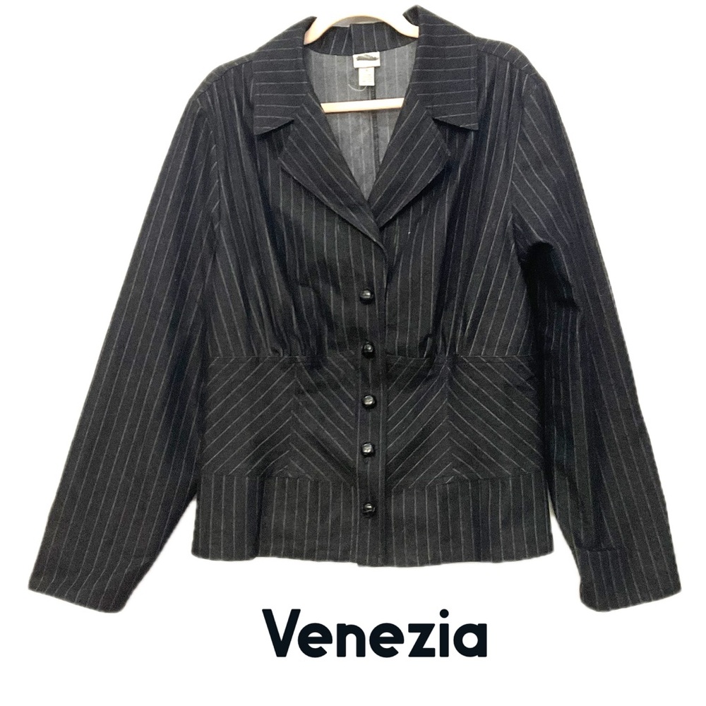 Venezia Black Pinstripe Women's Blazer/Jacket 26" p2p